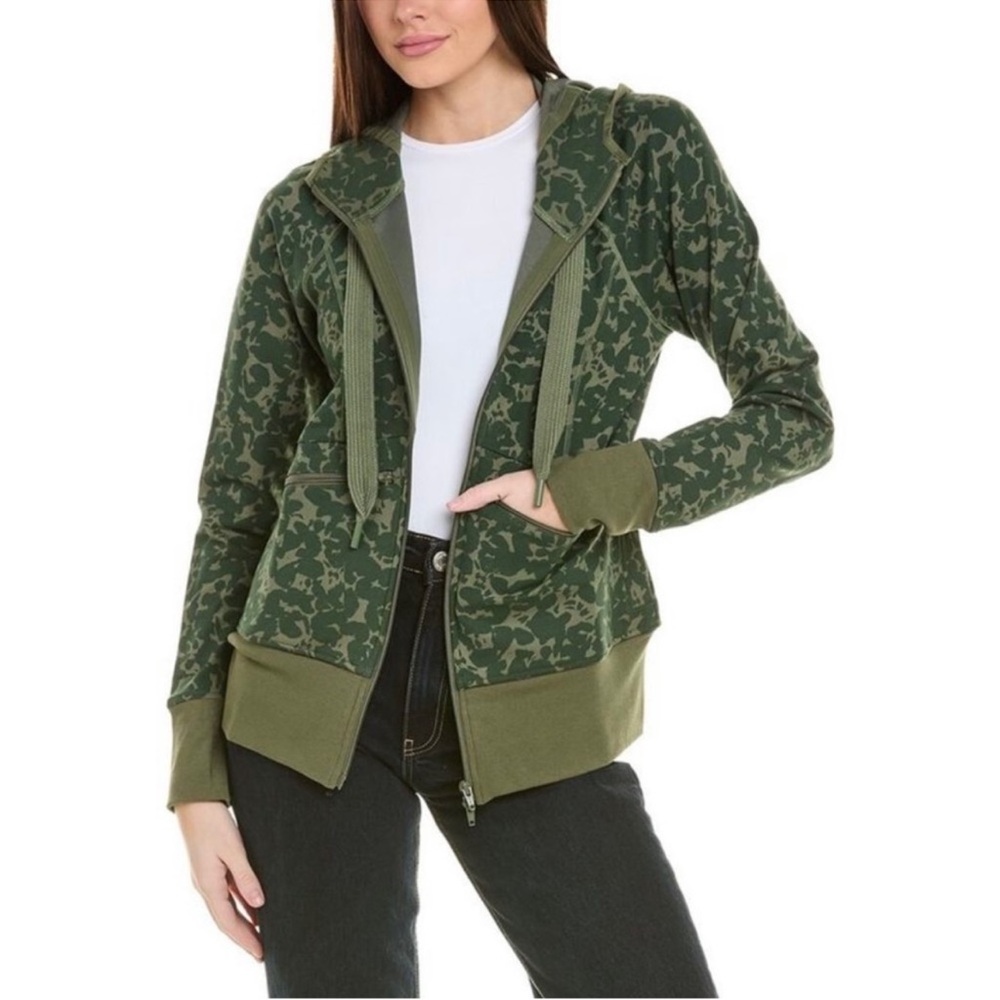Cabi Green Camouflage Women's sweatshirt